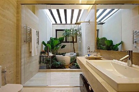 Ngạc nhiên với phòng tắm Kita tại Vĩnh Long phong cách nhiệt đới đầy màu sắc - tuyệt đẹp ngay trong chính phòng tắm của gia đình.
Lấy cảm hứng từ những nét thiên nhiên dẫn dã nhưng không kém phần rực rỡ, phong cách nhiệt đới dần trở thành một phong cách lớn trong những l�