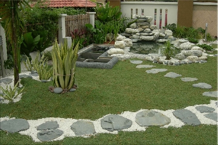 Sử dụng đá trang trí vườn Căn hộ Stella En Tropic hợp lý và hiệu quả - i nước, cây cối để khu vườn trở nên đẹp và hấp dẫn.
Nói đến vườn đá là nghĩ đến những khu vực được bo viền và được xếp đặt bằng các tảng đá với nhiều kích cỡ. Có nhiều phong c